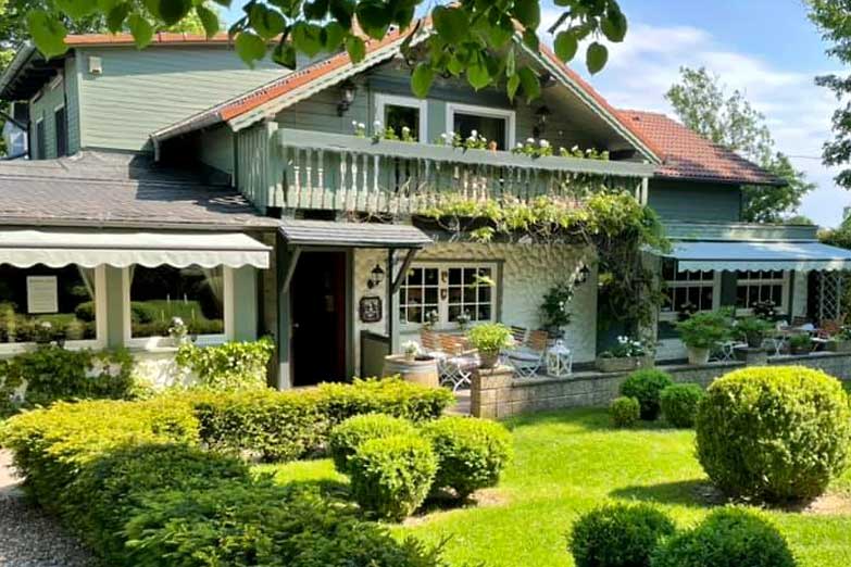 Gastronomiebild Schweizer Haus - Deutsch-Schweizerisches Restaurant Lehre