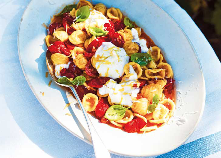 Foto von Orecchiette mit Tomaten und Zitronenburrata