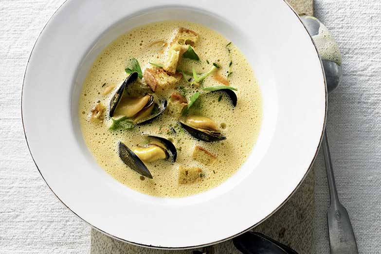 Foto von Venezianische Muschelsuppe mit Curry & Croûtons