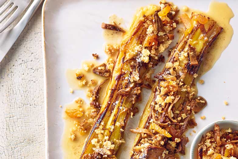 Foto von Gegrillter Lauch mit Steinpilz-Aprikosen-Butter